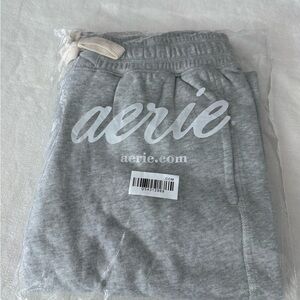 Aerie Gray Sweatpants NEW Size Medium E42